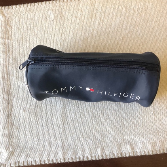 Tommy Hilfiger 90’s vintage toiletry bag - Picture 3 of 7